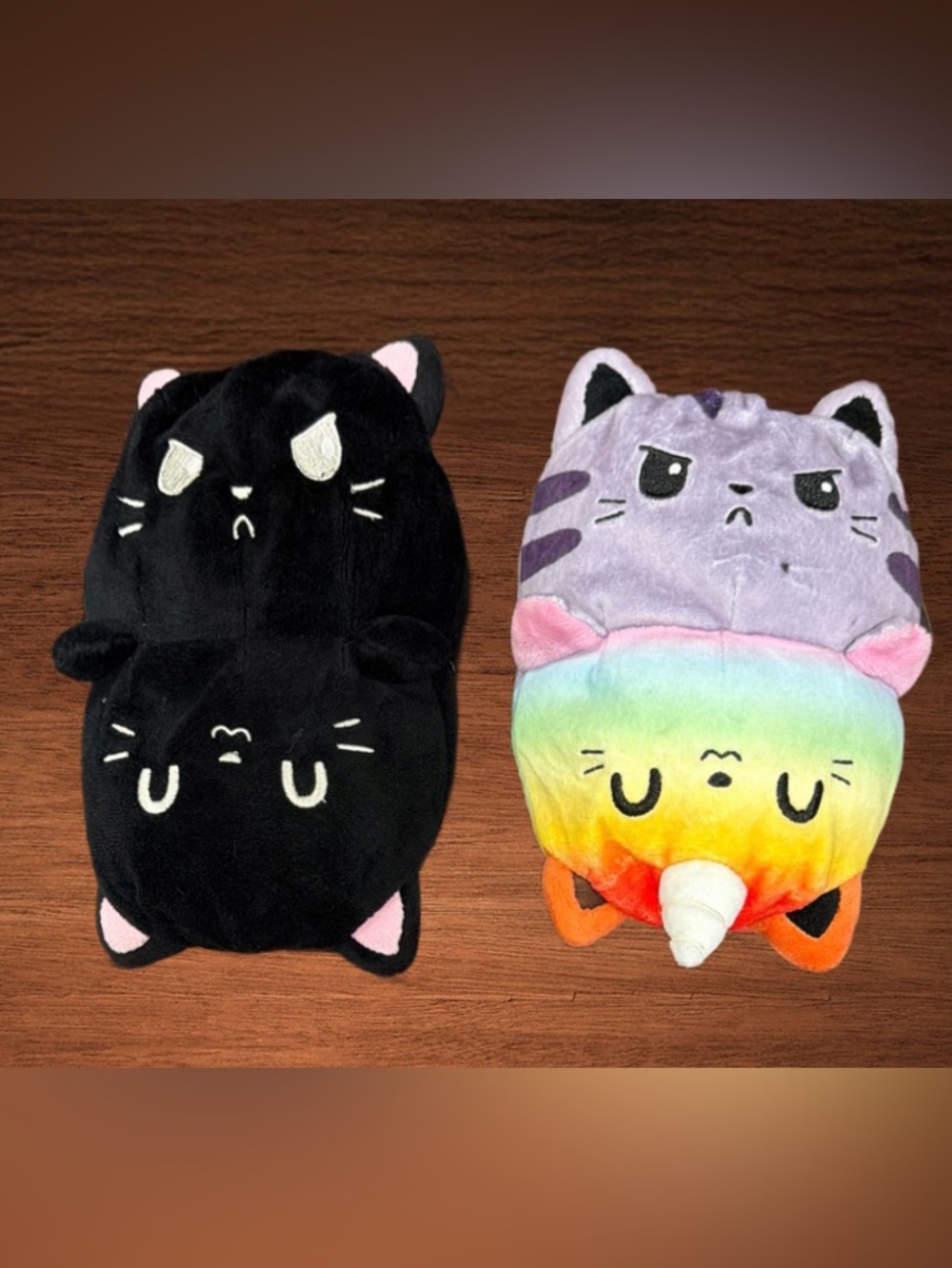 TEETURTLE REVERSIBLE CAT PLUSHIE.3”